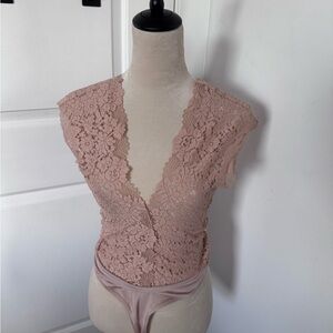 Lace Plunge Bodysuit in Blush Pink